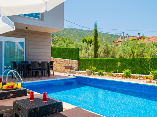  gece  -  Kasım
  | Kalkan Yeşilköy'de Çift Jakuzili 6 Kişilik Villa: Huzurlu Doğa Tatili